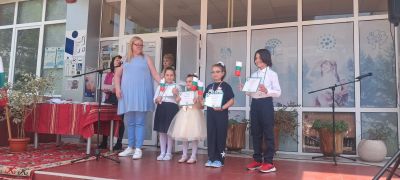 Медали от Националния конкурс "Аз съм българче" 1